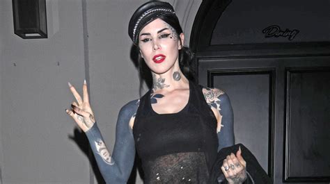 Kat Von D says shes spent almost 40 hours blacking。